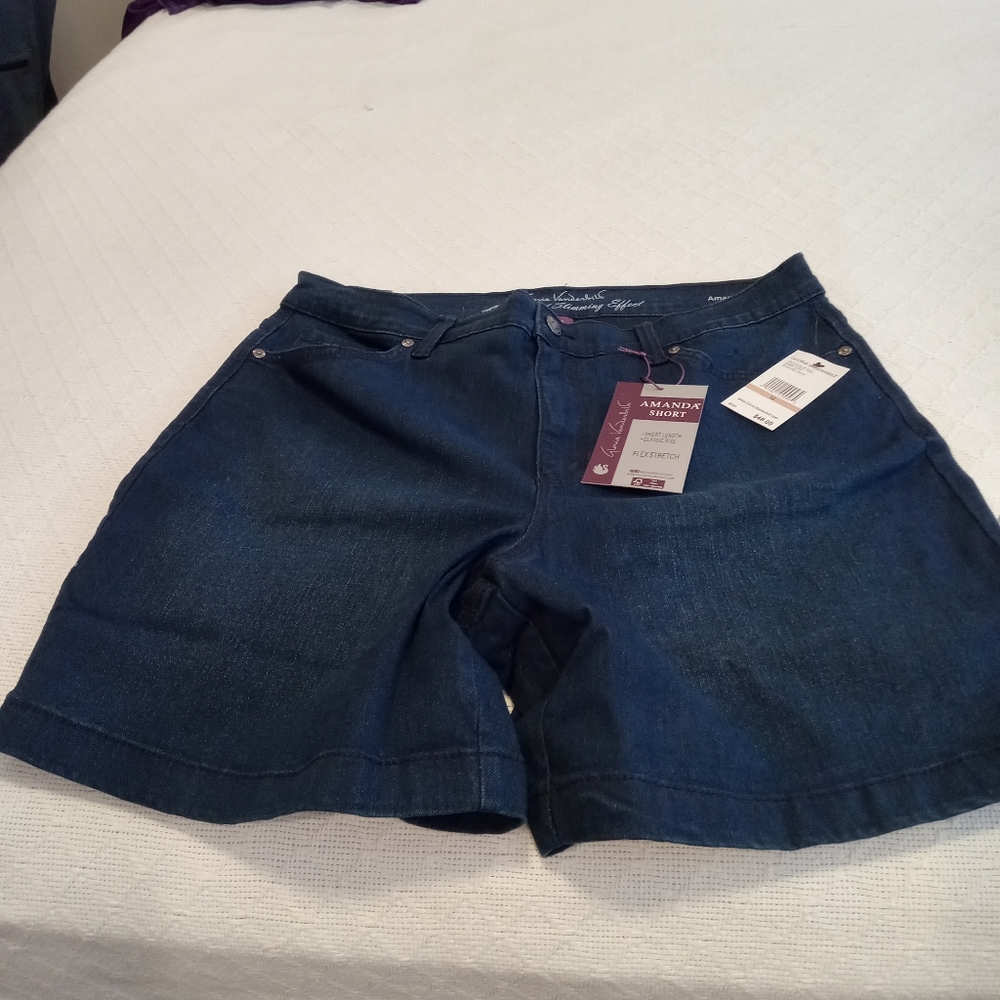 12, Gloria  Vanderbilt Flex Stretch Navy Blue Shorts